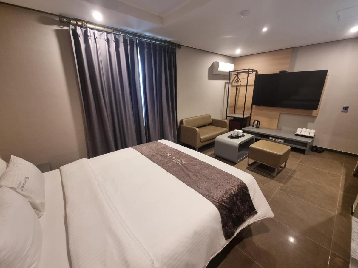 Yeoubi Hotel Jinju Exterior photo